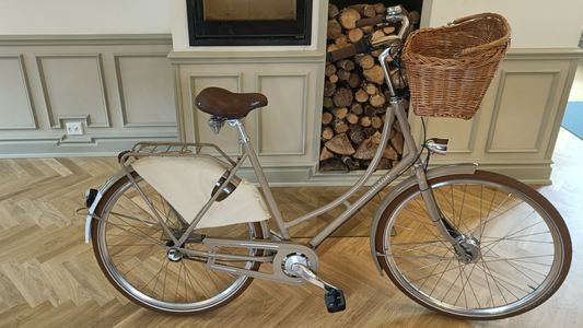 Beige Frakkeskåner